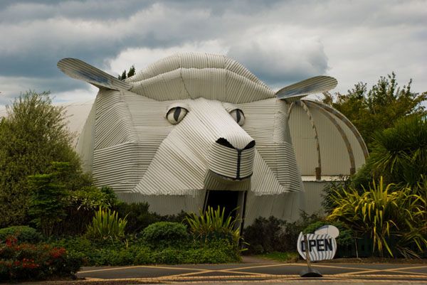 Dziwny dom w kształcie zwierzaka